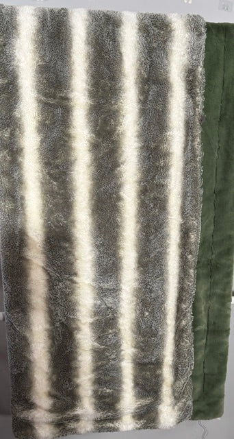 RTS XL 56x90 Ivy Arctic chinchilla on ivy encore