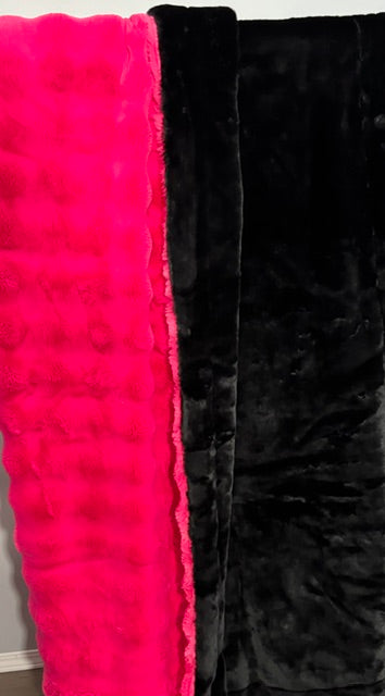 RTS XL 56x90 Think pink powderpuff black encore